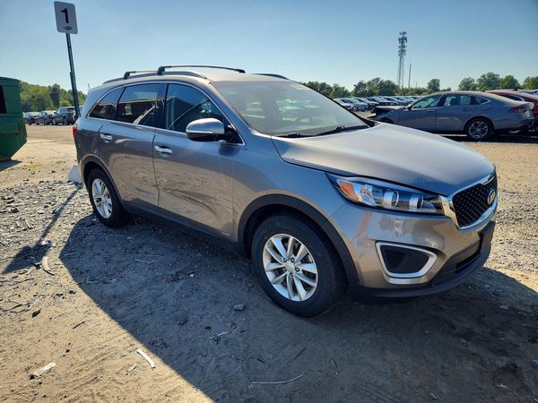 2017 KIA SORENTO L, LX
