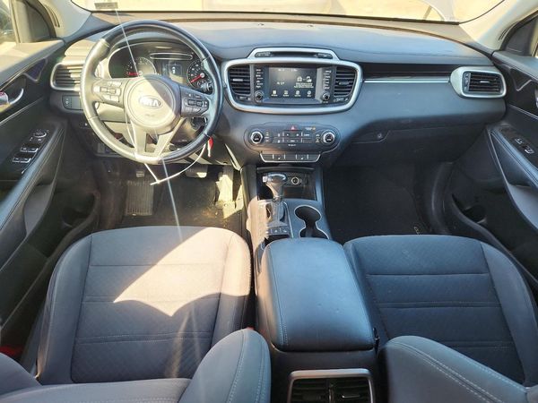 2017 KIA SORENTO L, LX