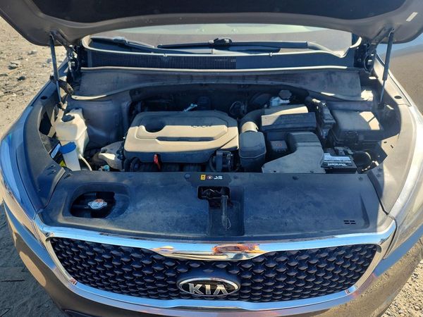 2017 KIA SORENTO L, LX