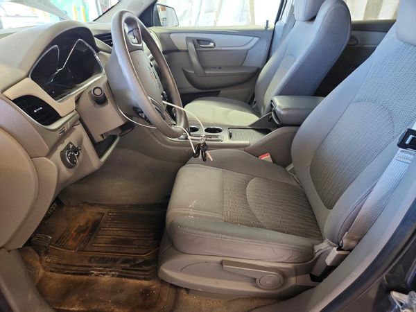 2013 CHEVROLET TRAVERSE LS