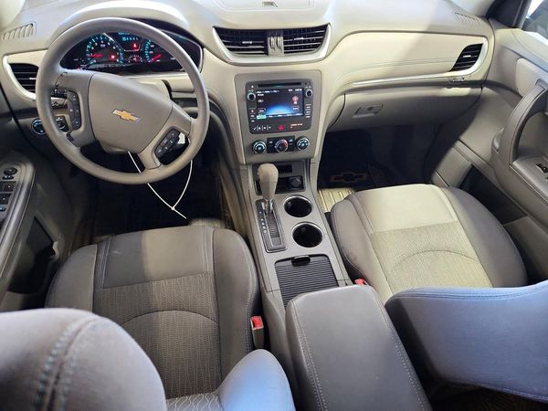 2013 CHEVROLET TRAVERSE LS