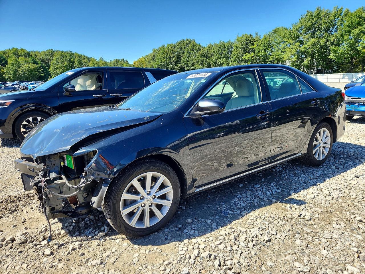 2014 TOYOTA CAMRY — Front 3/4