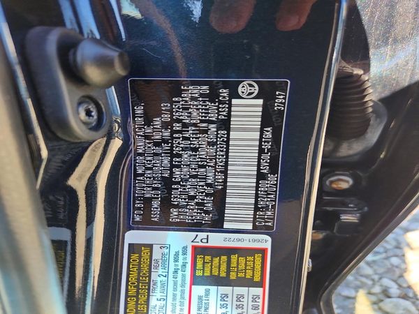 2014 TOYOTA CAMRY — VINS