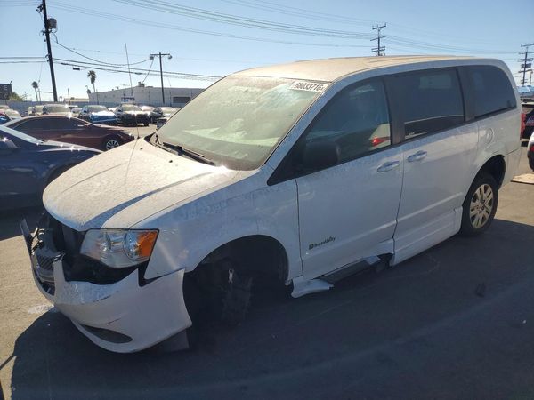2018 DODGE CARAVAN SE — Front 3/4
