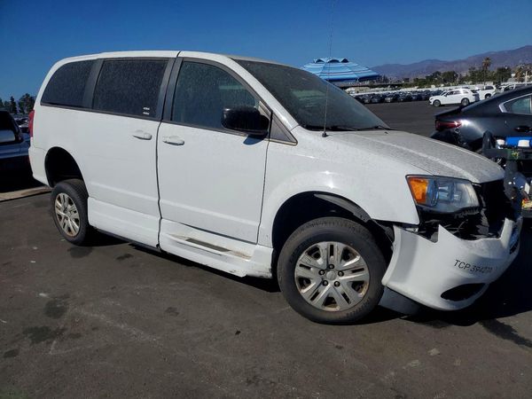 2018 DODGE CARAVAN SE — Passenger 3/4