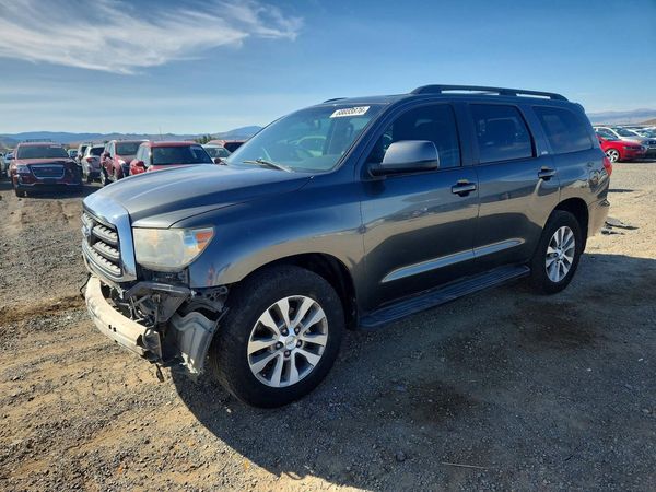 2016 TOYOTA SEQUOIA SR5 Grade