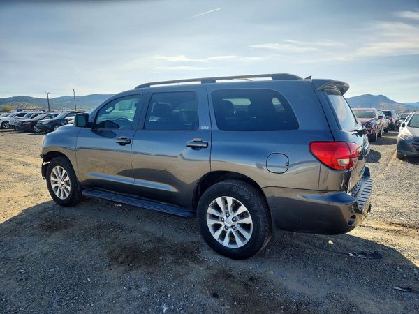 2016 TOYOTA SEQUOIA SR5 Grade