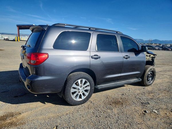 2016 TOYOTA SEQUOIA SR5 Grade