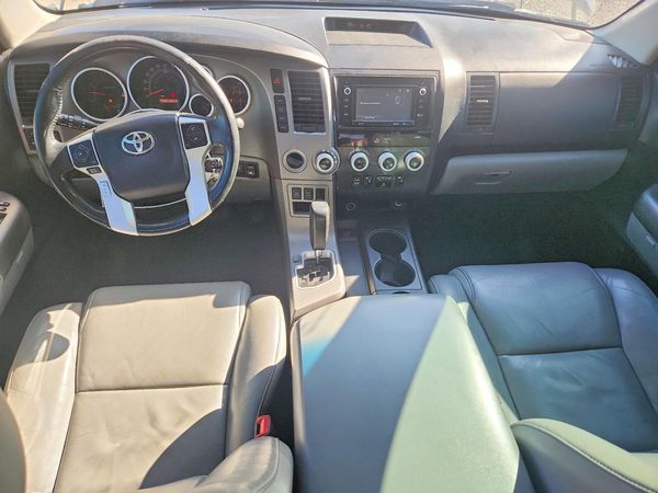2016 TOYOTA SEQUOIA SR5 Grade