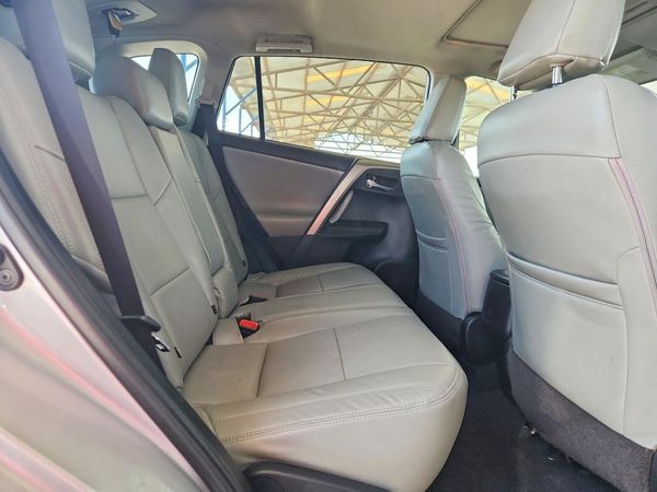 2015 TOYOTA RAV4 XLE (M Grade)