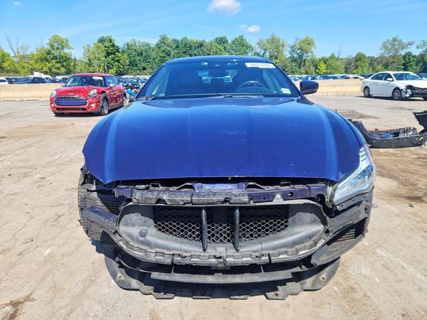 2018 MASERATI QUATTROPORTE Essence