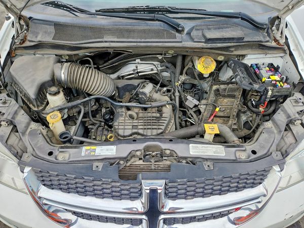 2020 DODGE CARAVAN SE — Engine bay