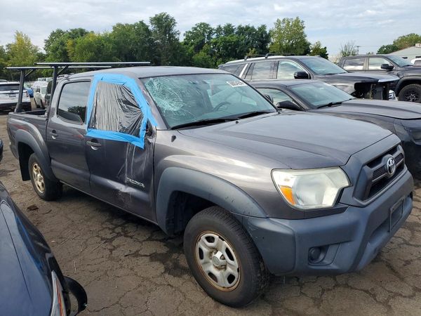 2015 TOYOTA TACOMA Delux Grade