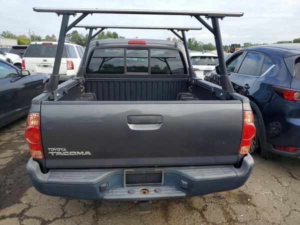 2015 TOYOTA TACOMA Delux Grade
