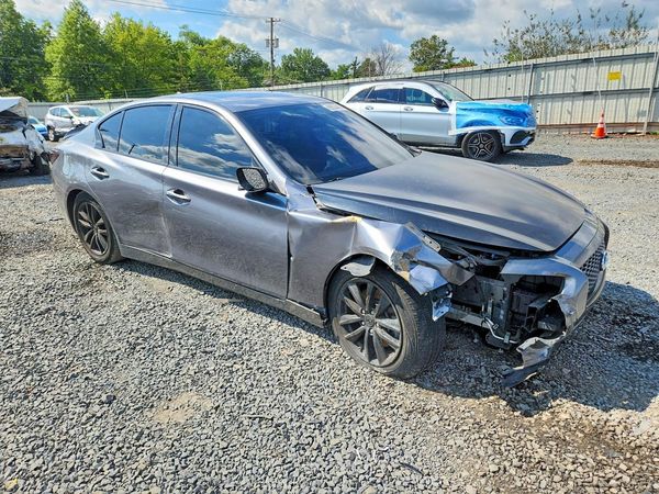 2015 INFINITI Q50