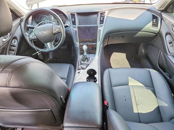 2015 INFINITI Q50
