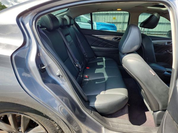 2015 INFINITI Q50