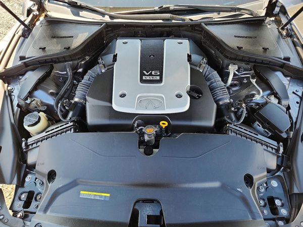 2015 INFINITI Q50