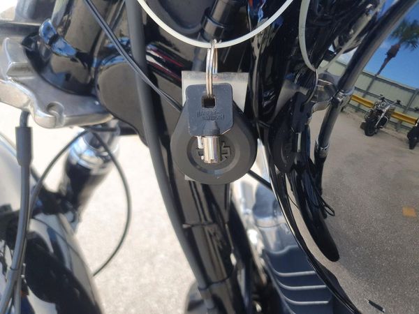 2013 HARLEY-DAVIDSON FXDF
