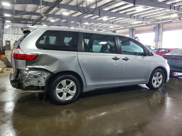 2017 TOYOTA SIENNA L