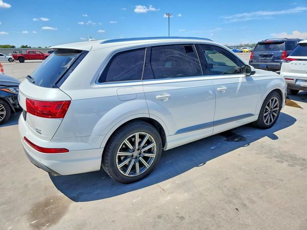 2017 AUDI Q7 quattro Prestige