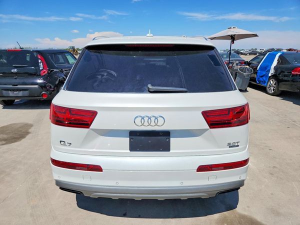 2017 AUDI Q7 quattro Prestige
