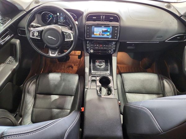 2017 JAGUAR F-PACE R-Sport