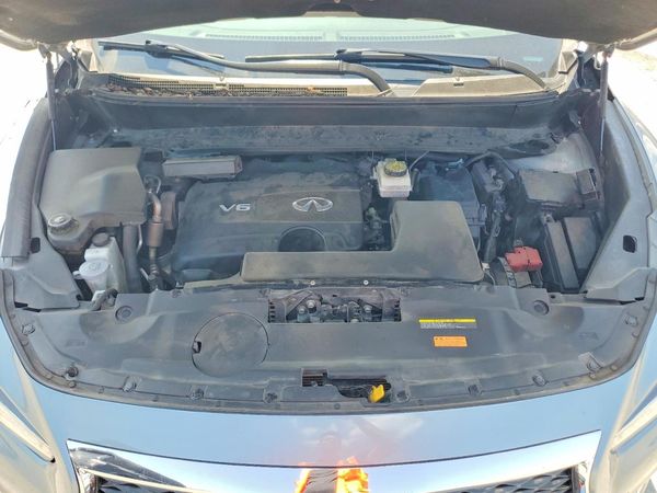2018 INFINITI QX60 — Engine bay