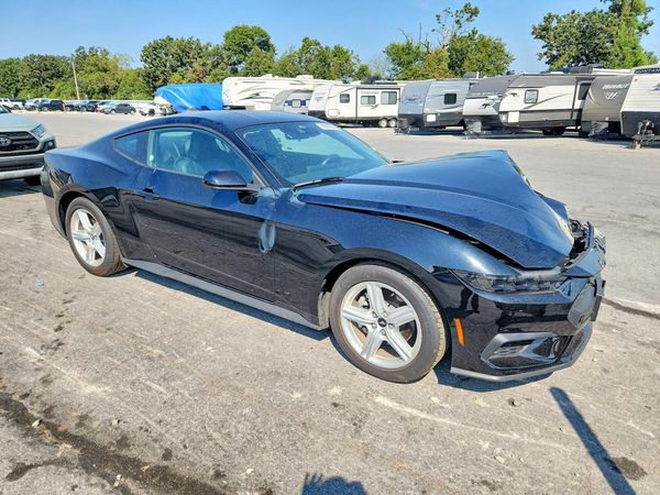 2026 FORD MUSTANG I4