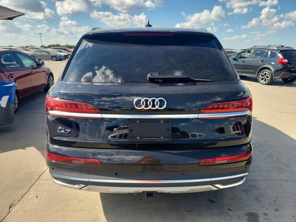 2020 AUDI Q7 quattro Premium Plus