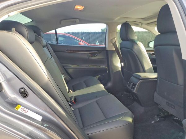 2015 LEXUS ES