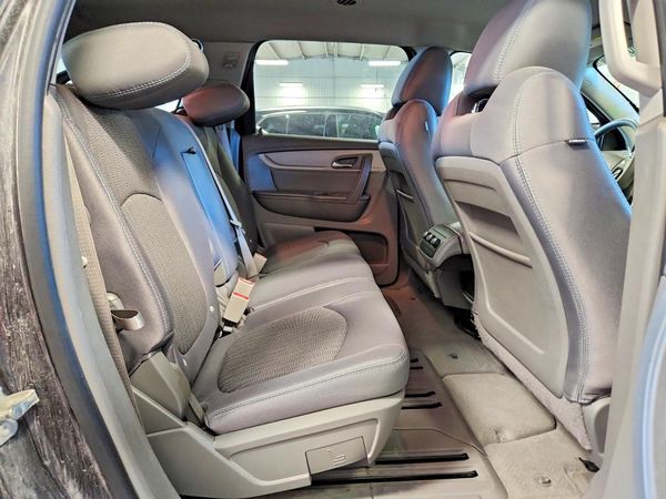 2015 CHEVROLET TRAVERSE LS