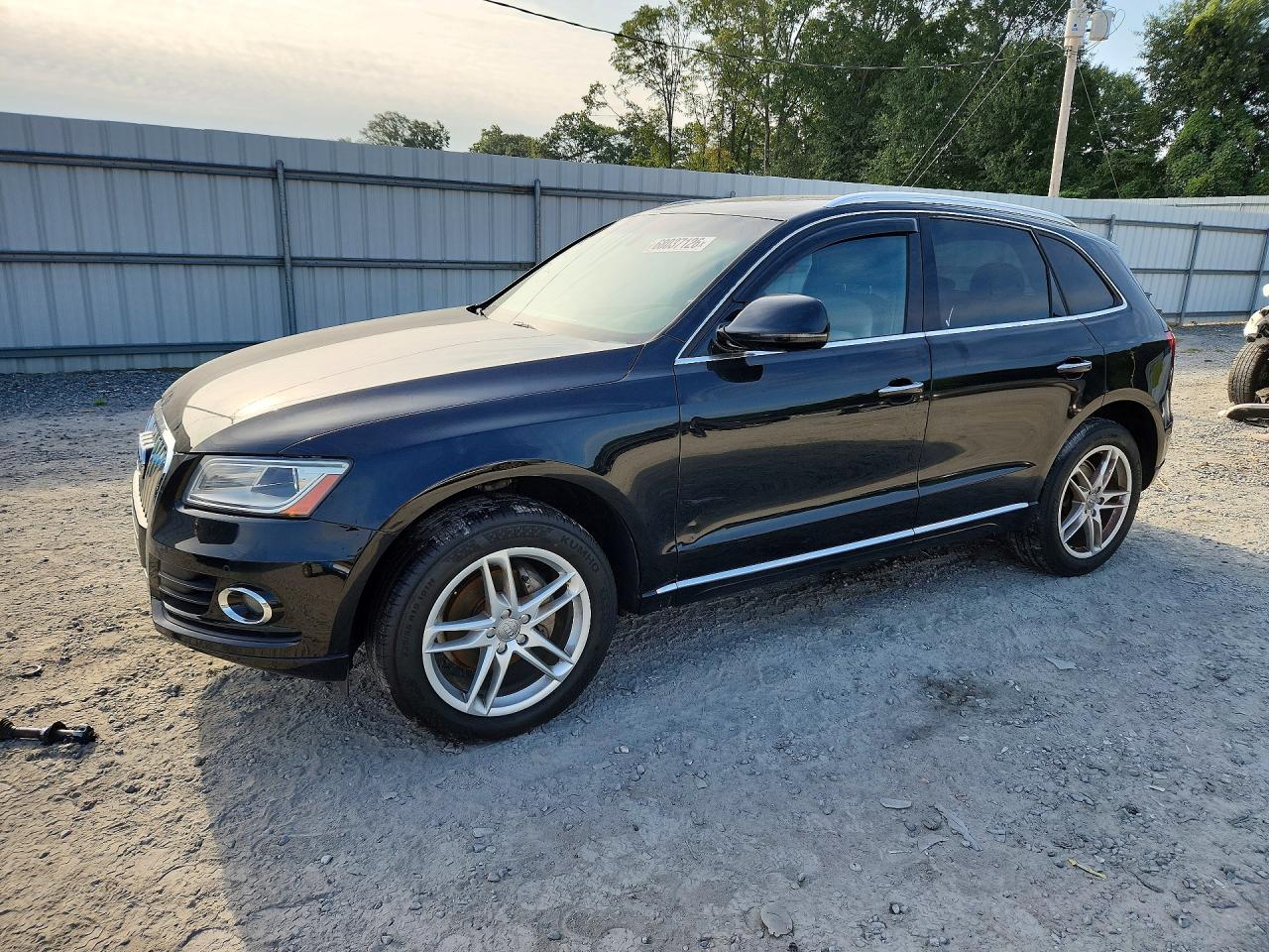 2016 AUDI Q5 quattro Premium Plus — Front 3/4