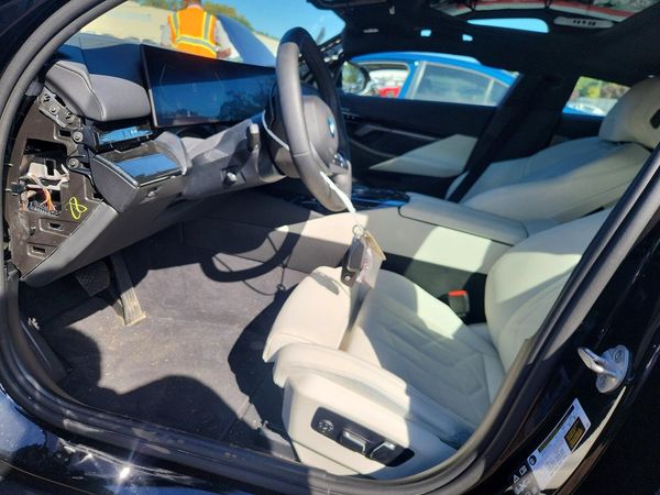 2026 BMW 530 xDrive — DENT