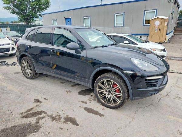 2012 PORSCHE CAYENNE Turbo — Passenger 3/4