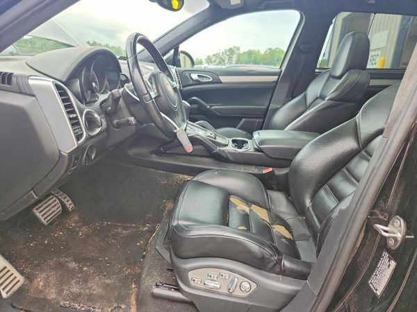 2012 PORSCHE CAYENNE Turbo — DENT