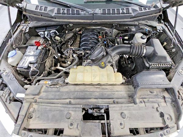 2020 FORD F150 — Engine bay