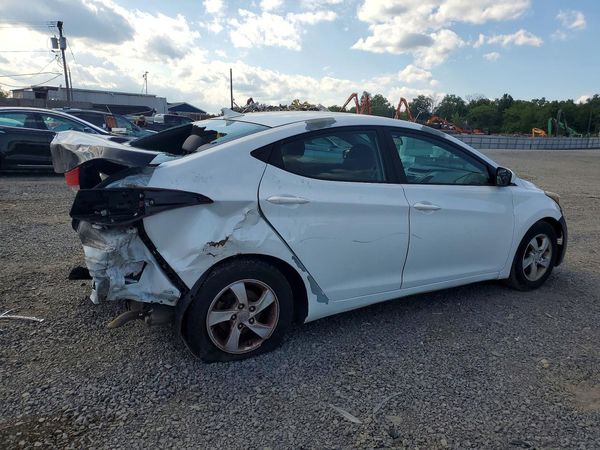 2015 HYUNDAI ELANTRA GLS(Middle)