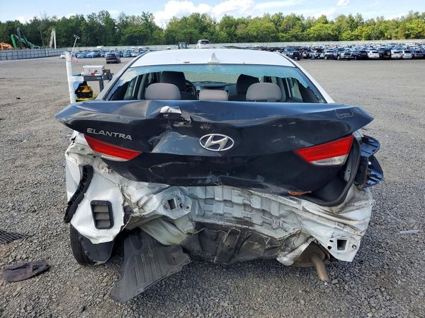 2015 HYUNDAI ELANTRA GLS(Middle)