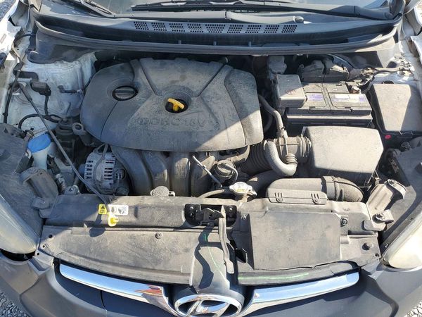 2015 HYUNDAI ELANTRA GLS(Middle)