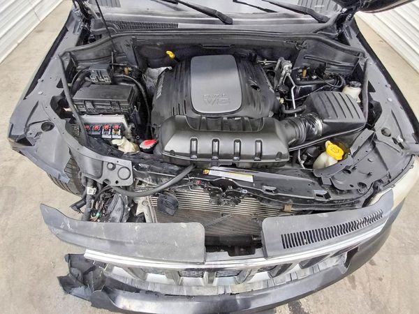 2013 JEEP CHEROKEE Overland — Engine bay