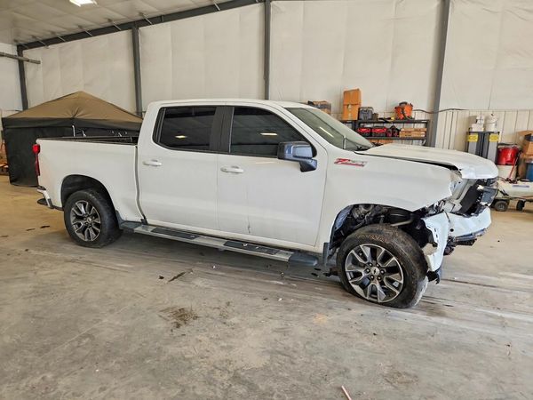 2021 CHEVROLET SILVERADO RST — Passenger 3/4