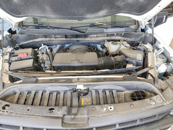 2021 CHEVROLET SILVERADO RST — Engine bay