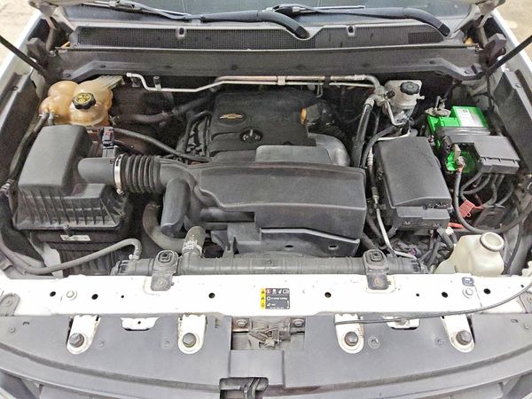 2018 CHEVROLET COLORADO Work Truck — Engine bay