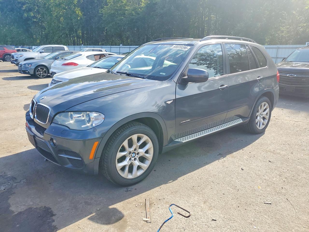 2012 BMW X5 xDrive35i — Front 3/4