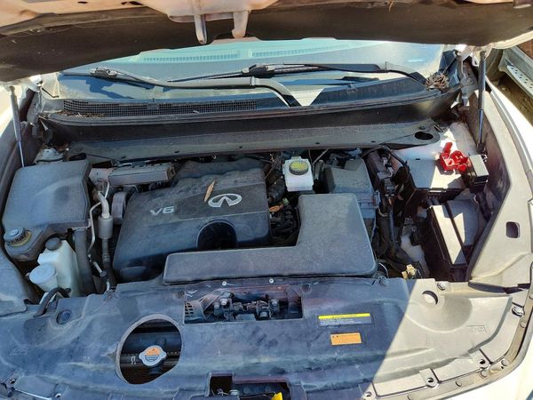 2019 INFINITI QX60 — Engine bay