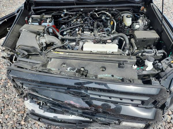 2025 TOYOTA 4RUNNER — Engine bay