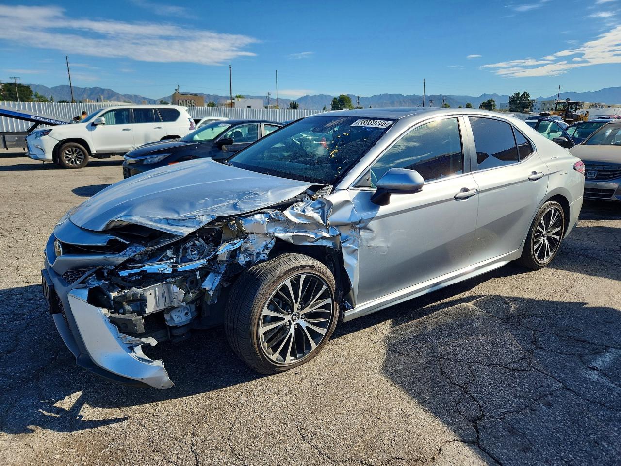 2018 TOYOTA CAMRY L/LE/SE/XLE — Front 3/4