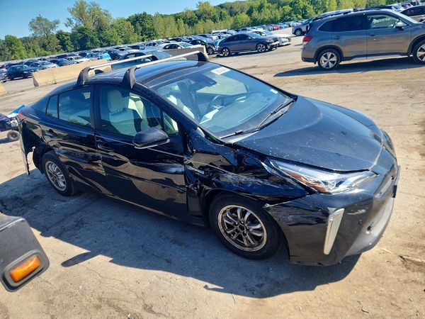 2022 TOYOTA PRIUS