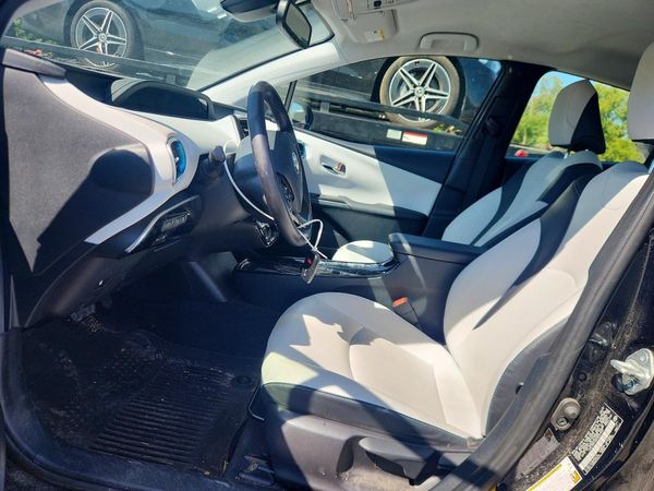 2022 TOYOTA PRIUS